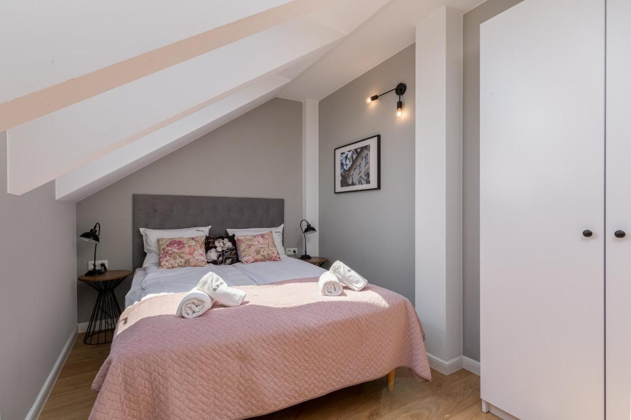 Saint Florian'S Suites - Old Town Luxury Apartments - By Upstairs Krasków Exterior foto