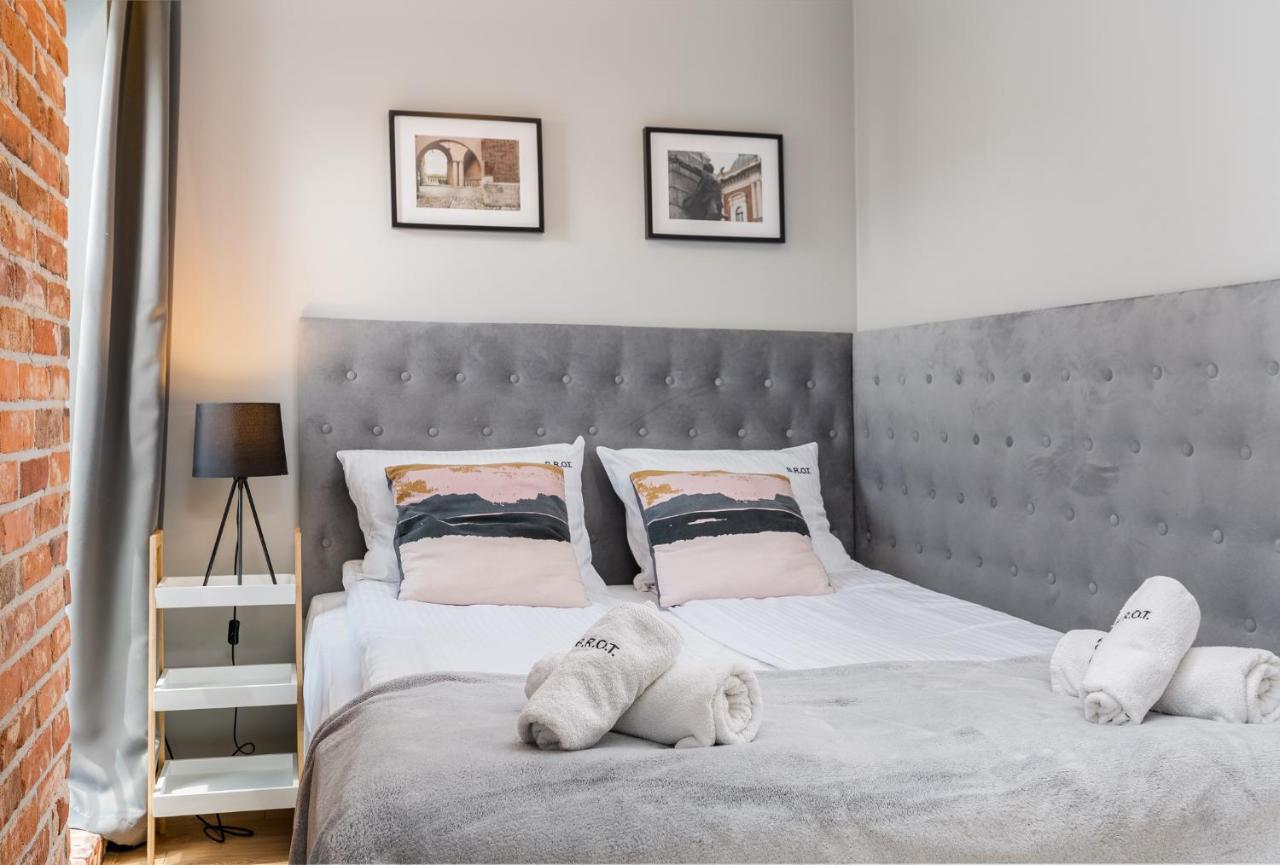 Saint Florian'S Suites - Old Town Luxury Apartments - By Upstairs Krasków Exterior foto