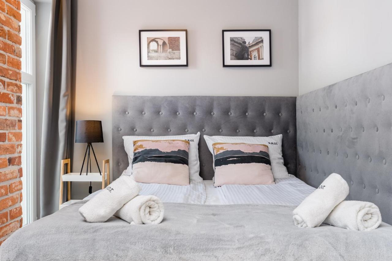Saint Florian'S Suites - Old Town Luxury Apartments - By Upstairs Krasków Exterior foto