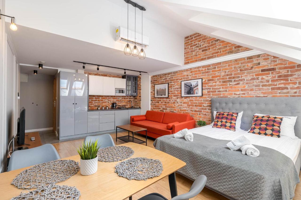 Saint Florian'S Suites - Old Town Luxury Apartments - By Upstairs Krasków Exterior foto
